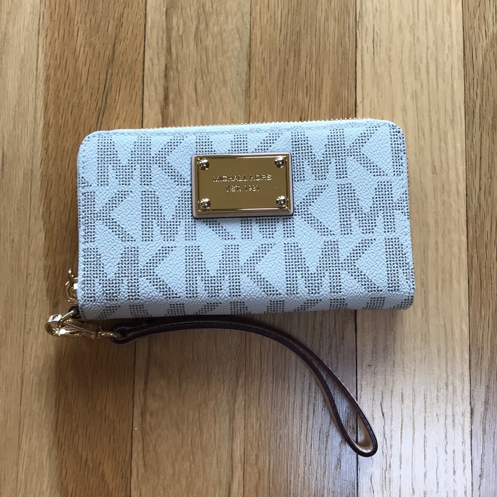 MK wristlet